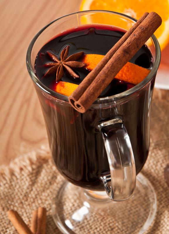 Mulled wine with cinnamon orange